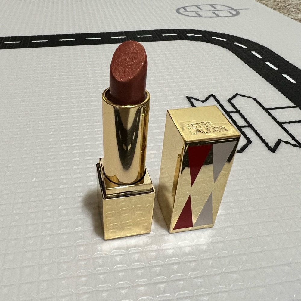 ESTEE LAUDER LIPSTICK - Pure color envy - Tiger eye 111